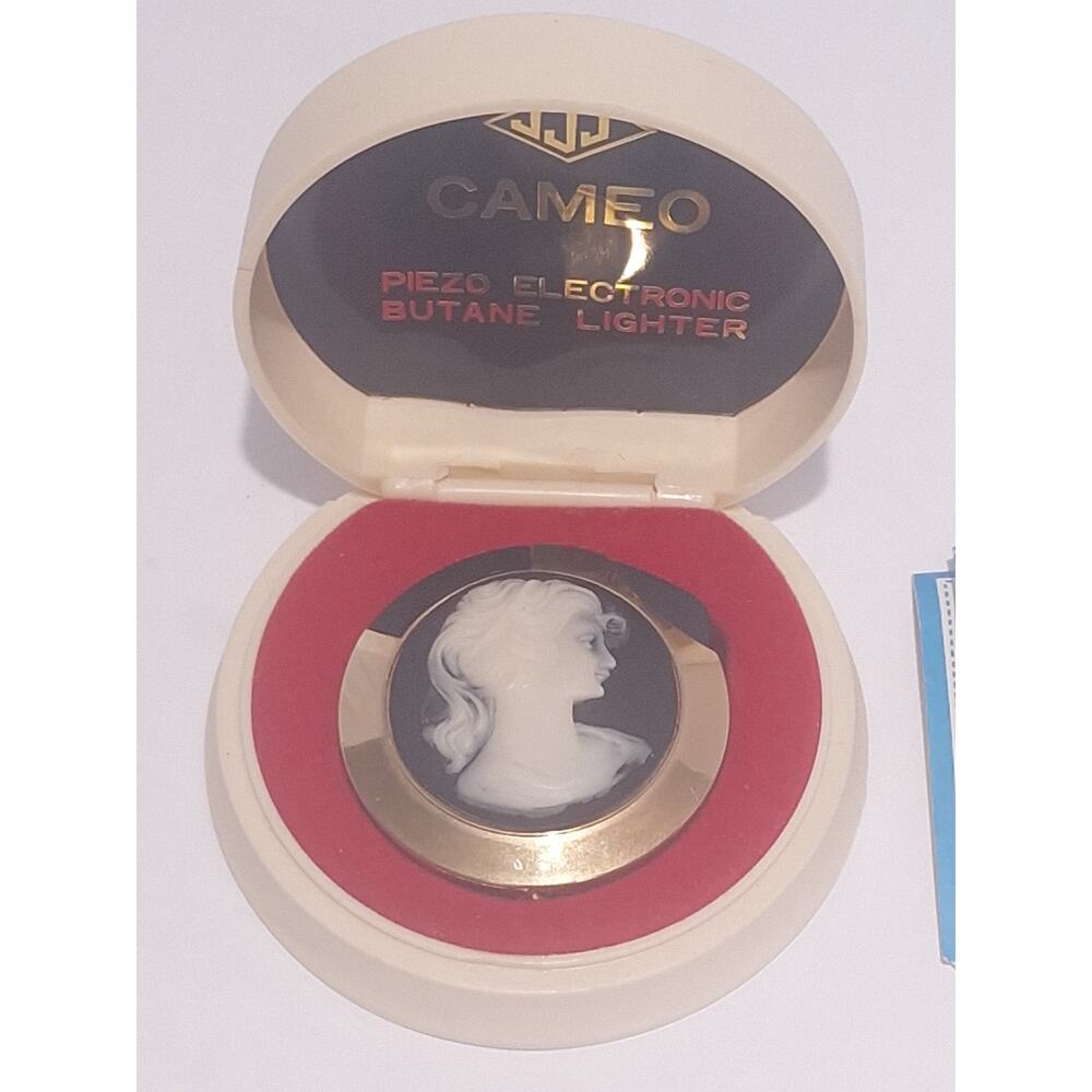 JJJ Cameo Piezo Electronic Butane Lighter w/ Case & Papers Vintage 60s - 70s